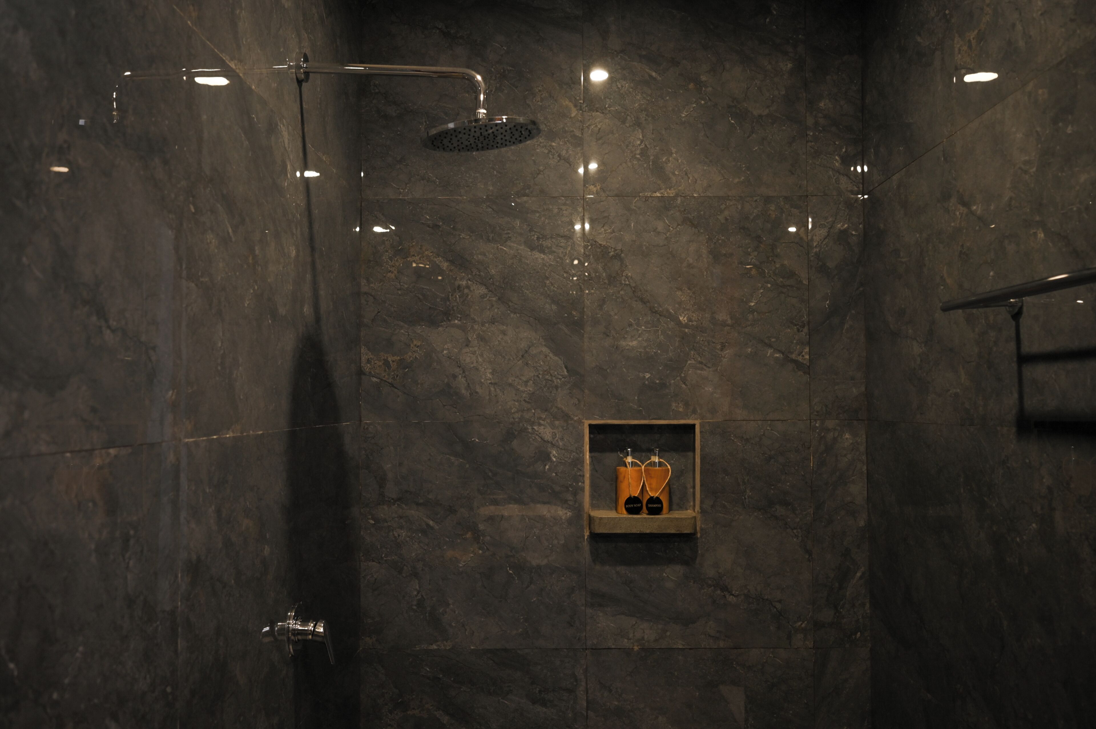 Separate bathtub and shower, free toiletries, towels, soap