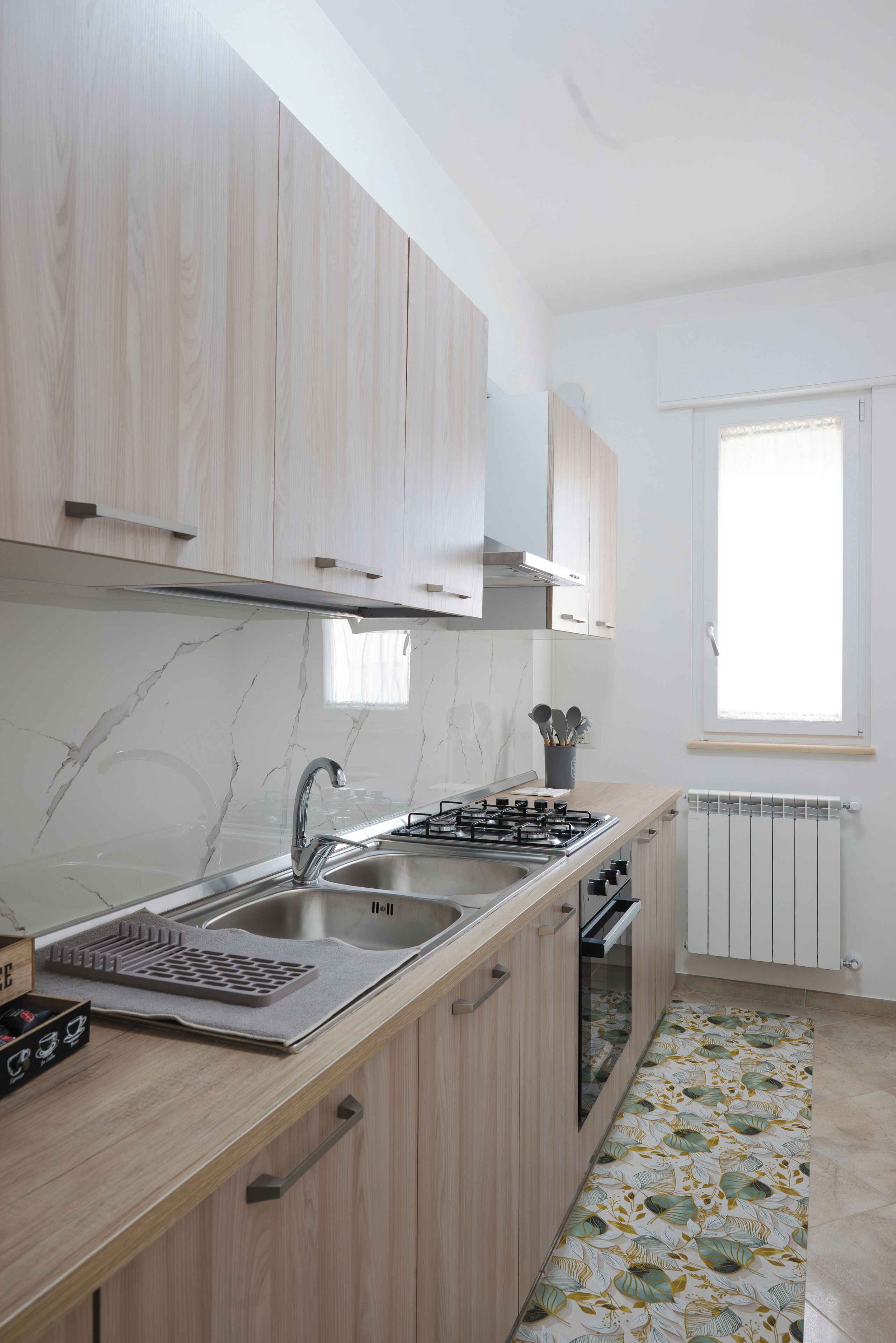 Apartemen Deluks | Dapur pribadi | Lemari es, microwave, oven, dan kompor