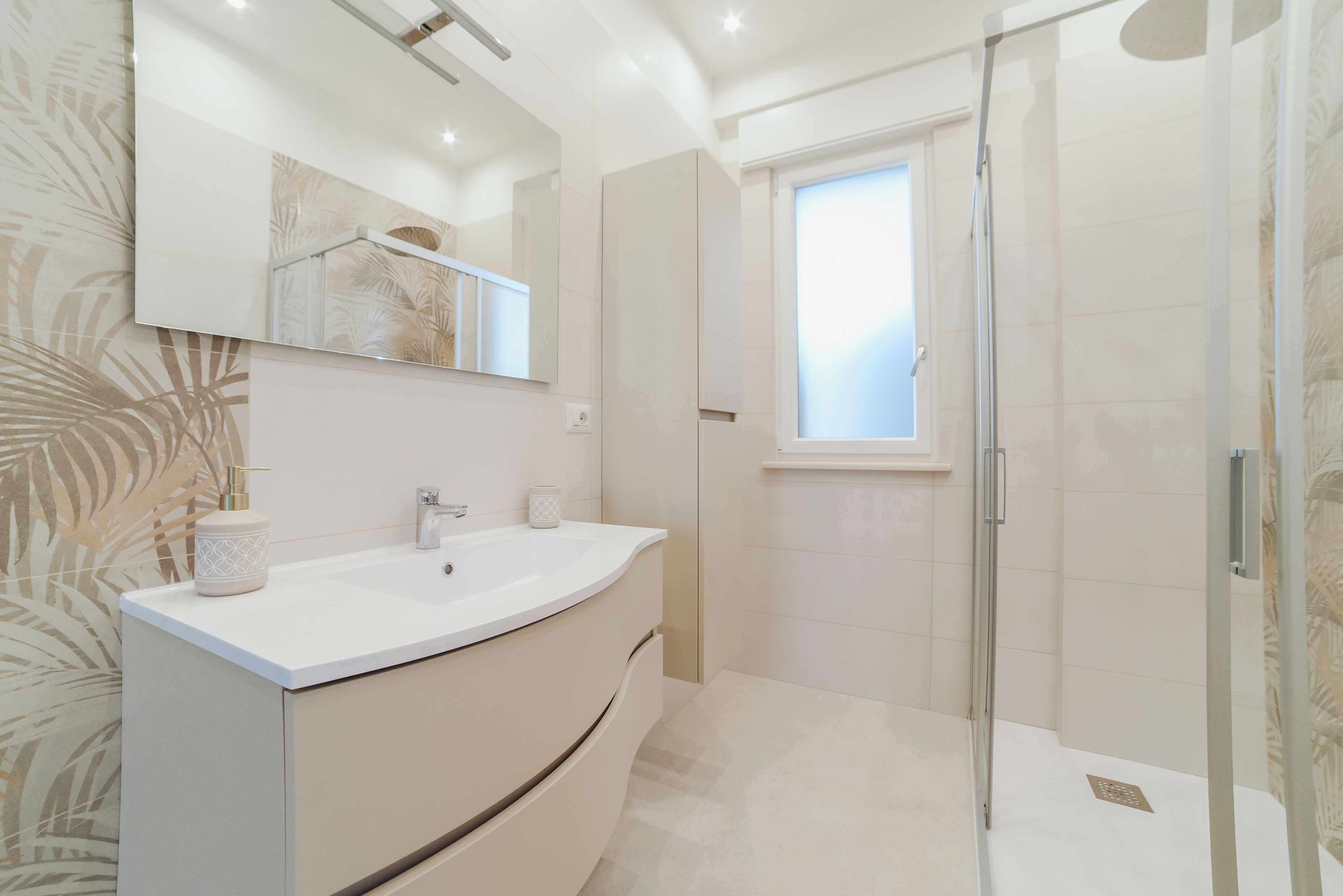 Apartemen Deluks | Kamar mandi | Perlengkapan mandi gratis, pengering rambut, handuk, dan sabun