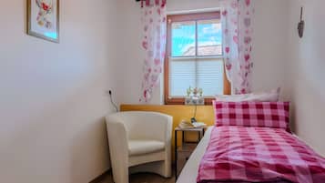 5 Schlafzimmer, Bügeleisen/Bügelbrett, WLAN, Bettwäsche