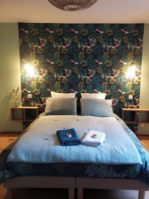 Bügeleisen/Bügelbrett, Reisekinderbett, kostenloses WLAN, Bettwäsche