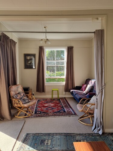 Dudley House – Where the Coast Casts Its Spell