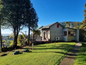 Exterior - Dudley House – Where the Coast Casts Its Spell (Ngakawau)