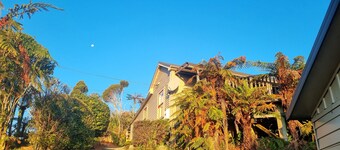Dudley House – Where the Coast Casts Its Spell