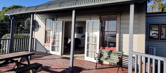 Dudley House – Where the Coast Casts Its Spell