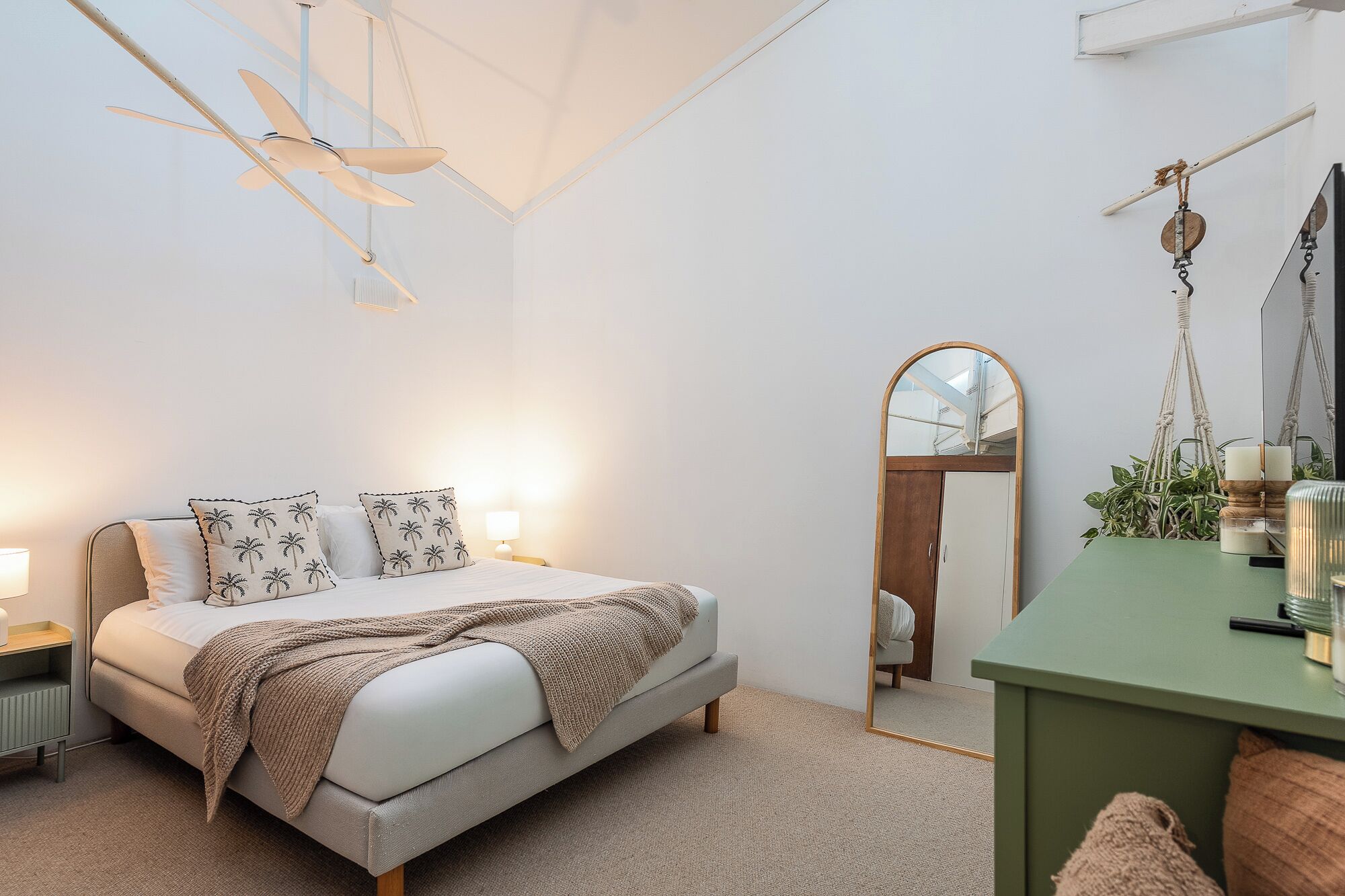 Ropa de cama de alta calidad y cortinas blackout 