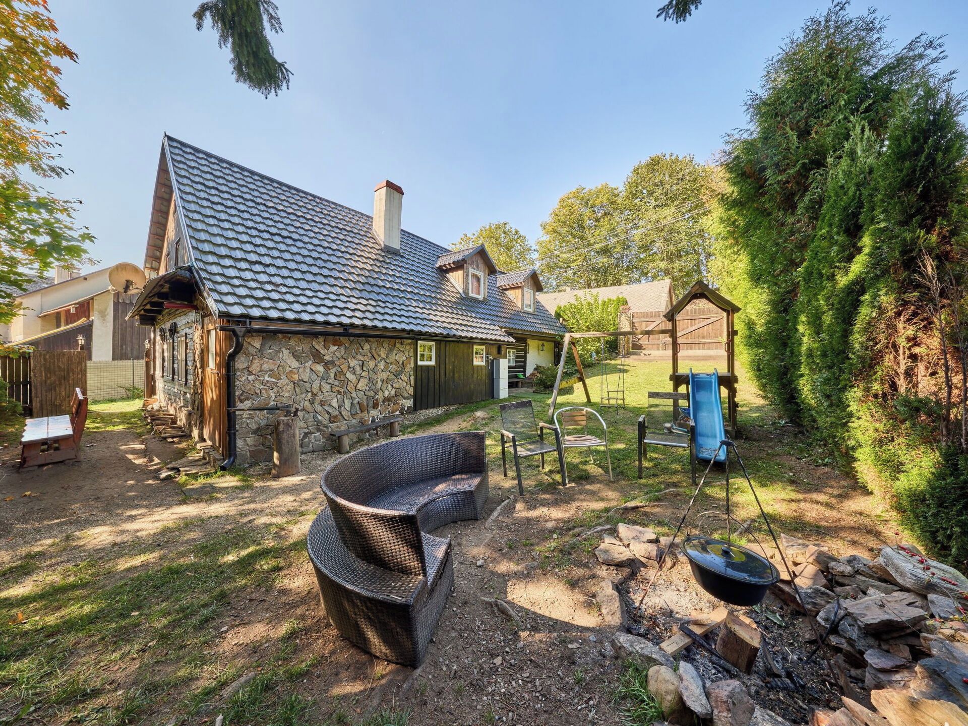 House, Roof, Cottage, Home, Rural Area, Backyard, Estate, Farmhouse, Garden, Village
