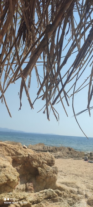 Beach - Three-bedroom apartment with unobstructed ocean views on Route des Sanginaires, near the most beautiful beaches (Ajaccio)