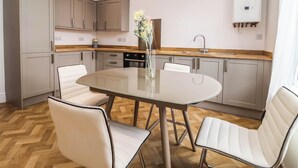 Dining - 154 QUEEN STREET, pet friendly, with a garden in Withernsea (Withernsea)