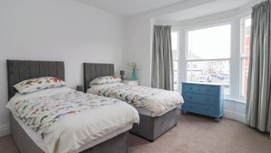 Room - 154 QUEEN STREET, pet friendly, with a garden in Withernsea (Withernsea)