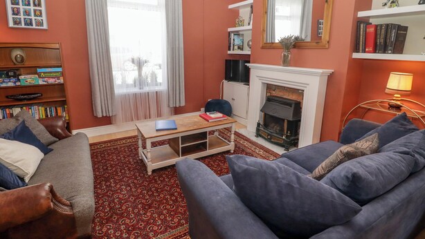 Unclassified image, 1 of 35, button - 18 KENT STREET, pet friendly, with a garden in Cardiff (Cardiff)