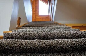 Interior - Cozy 3-bedroom cabin in delightful Monroe with AC and treadmill (Monroe)