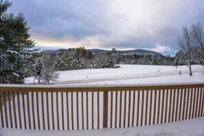 Property grounds - Cozy 3-bedroom cabin in delightful Monroe with AC and treadmill (Monroe)