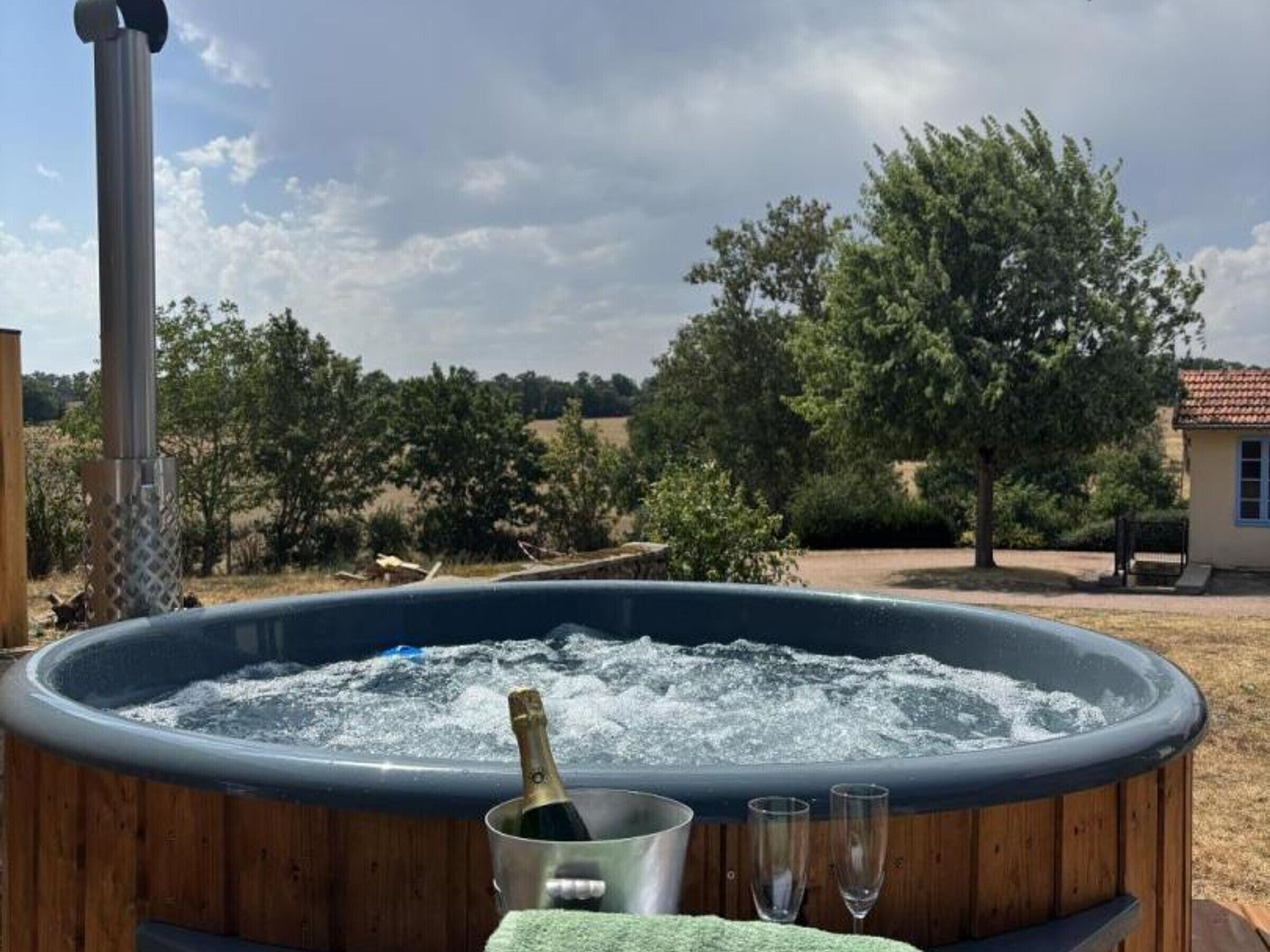 Outdoor spa tub