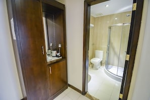 Dusche, Handtücher, Seife, Shampoo