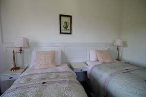 4 chambres, fer et planche à repasser, Wi-Fi gratuit, draps fournis