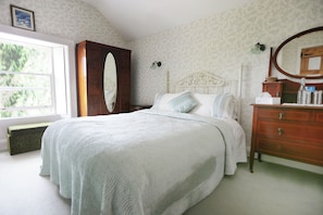 4 dormitorios, tabla de planchar con plancha, wifi gratis y ropa de cama