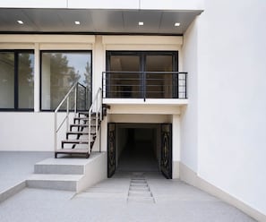 House | Meja sambut tetamu