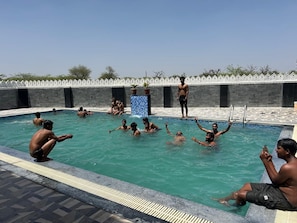 Piscine extérieure