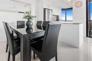 House | 2 bedrooms - Esplanade Views in Cairns North (Cairns)