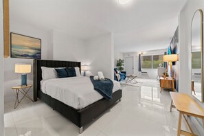 Iron/ironing board, WiFi (free) - South Beach Boutique Suites (Miami Beach)