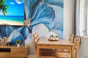 Estúdio luxo | Opções para refeição no quarto
