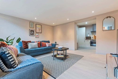 Modern 2BR Apt in Leeds Arena Uni City Hub Stay