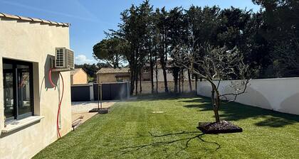 Villa With Pool and Jacuzzi Near Chateauneuf-du-pape - 9 People
