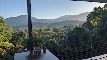House | 4 bedrooms, high-speed internet