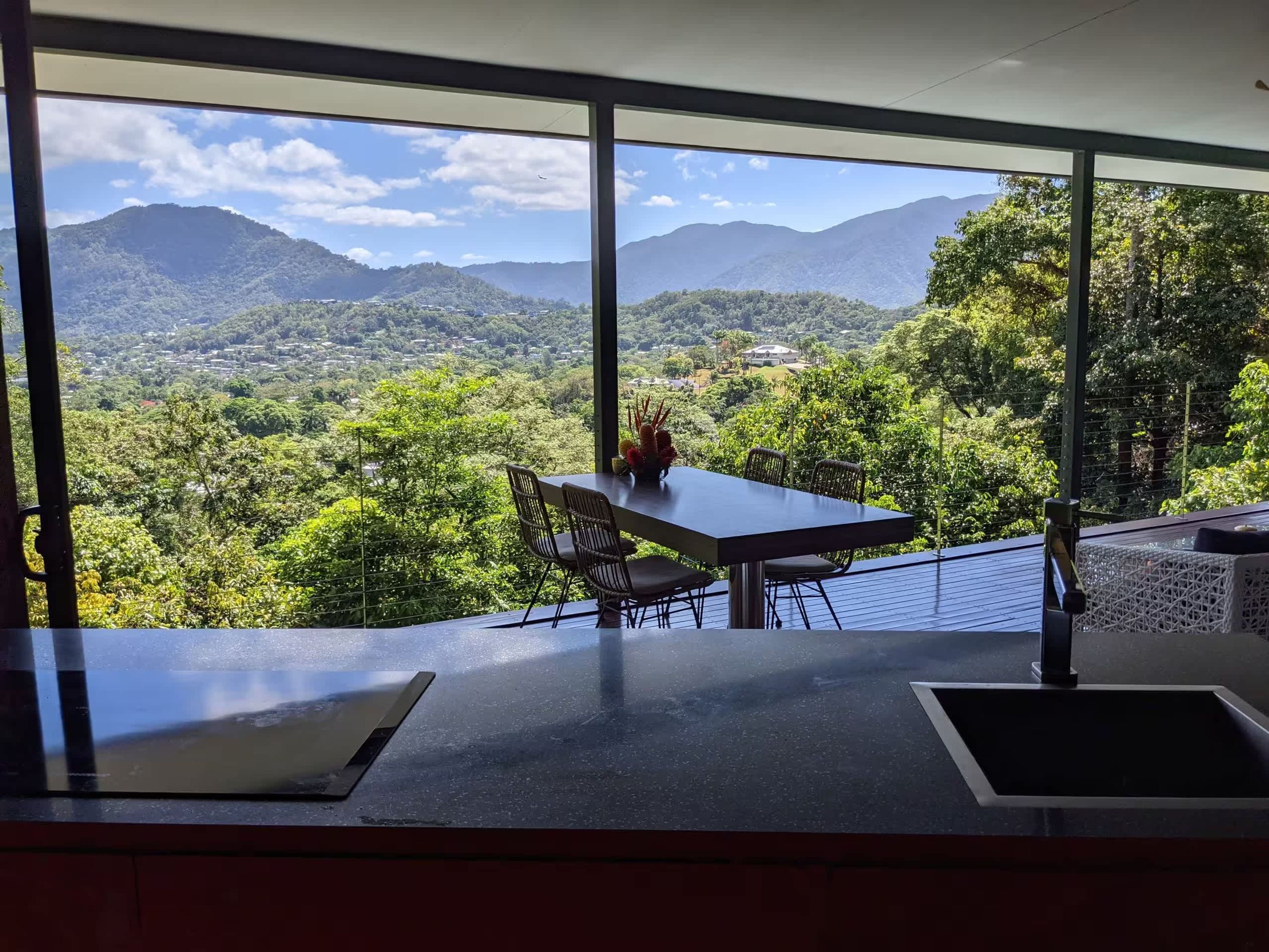 House | 4 bedrooms, high-speed internet