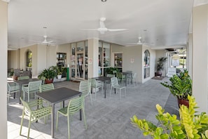 House - Resort Apartment - 9 Pools Gym Access (Cairns)