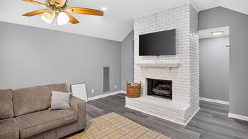 House | 3 bedrooms, high-speed internet