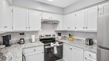 House | 3 bedrooms, high-speed internet