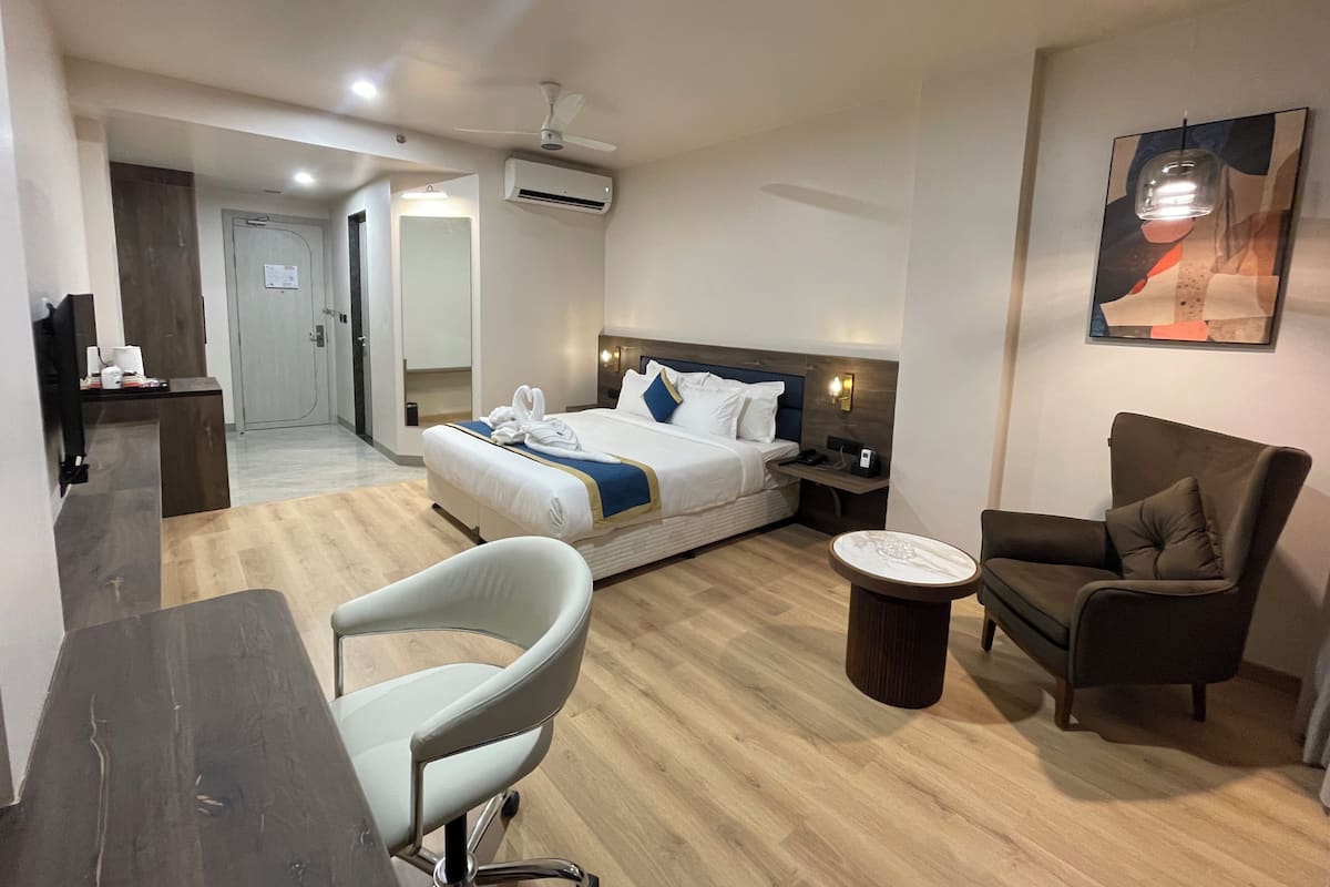 Quarto casal ou duplo empresarial, para não fumantes, vista para a cidade | Cofres nos quartos, quartos à prova de som