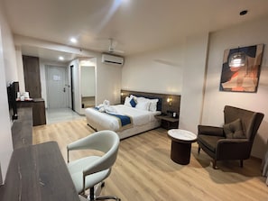Phòng đôi hoặc 2 giường đơn Business, không hút thuốc, quang cảnh thành phố | Két bảo mật tại phòng, phòng cách âm, bàn ủi/dụng cụ ủi quần áo 
