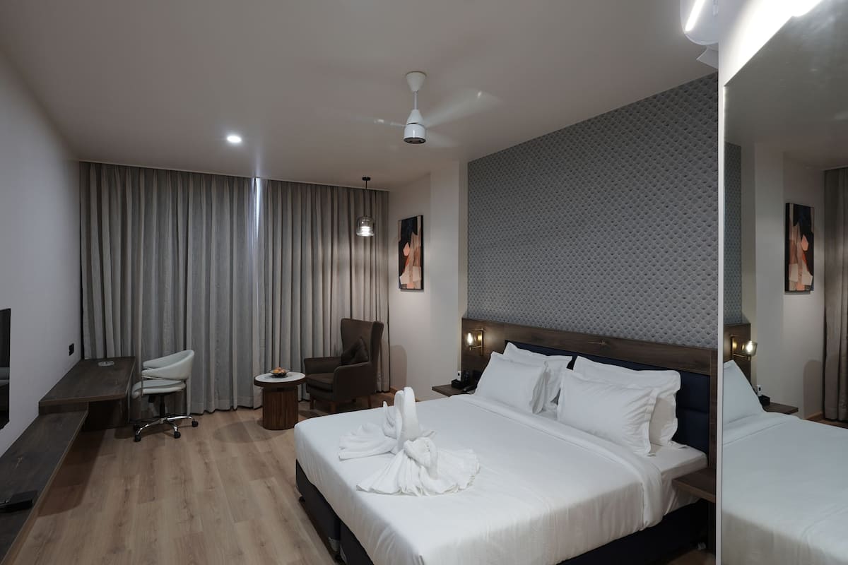 Double Room, City View | In-room safe, soundproofing, iron/ironing board (on request)