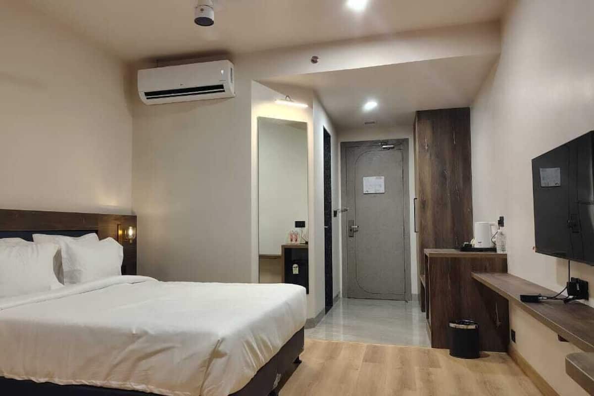 Quarto casal luxo, vista para a cidade | Cofres nos quartos, quartos à prova de som