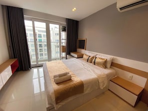 Studio Suite, City View - Saigon Airport Living Luxury Skycenter (Tan Son Hoa)