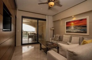 TV - Oceanfront Master Suite, Grand Solmar Pacific Dunes, Cabo (Cabo San Lucas)