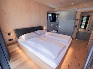 Berço de viagem, Wi-Fi de cortesia, roupa de cama
