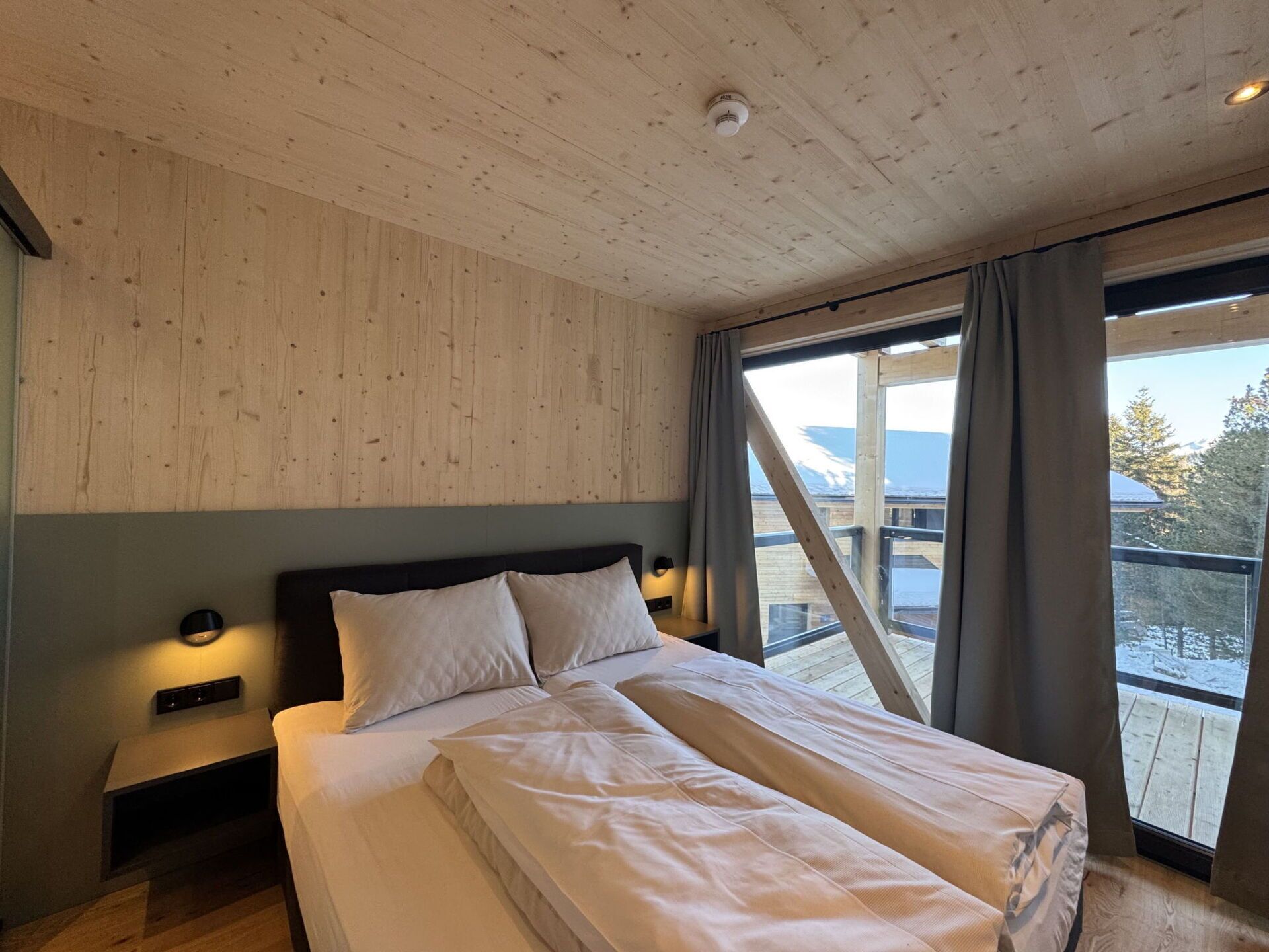 4 makuuhuonetta, vauvan matkasänky, ilmainen Wi-Fi, vuodevaatteet