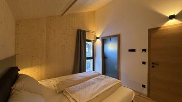 4 quartos, berço de viagem, Wi-Fi de cortesia, roupa de cama