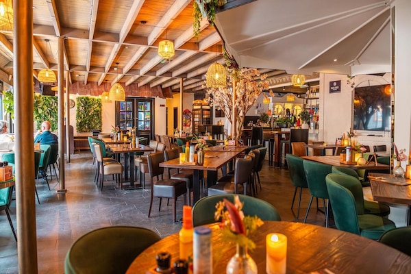 Chalet | Dining