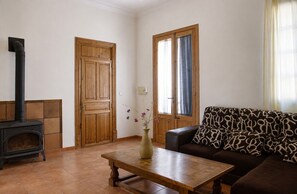 Living area - 8-person vacation rental in Muro with a pool (Muro)