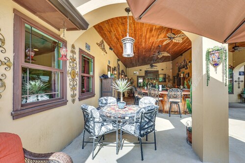 Home in center texas peaceful resort style pool bar