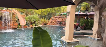 Home in center texas peaceful resort style pool bar