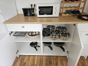Full-size fridge, microwave, oven, stovetop - Gästezimmer Rauw  (Sankt Vith)