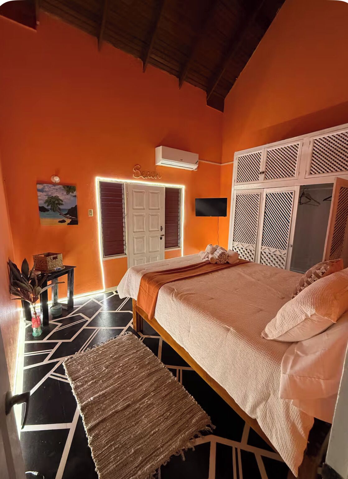 Iron/ironing board, WiFi, bed sheets