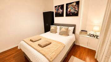 3 bedrooms, iron/ironing board, WiFi