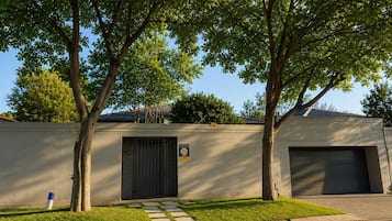 Hus, 1 soverom, terrasse, hageutsikt | Eksteriør